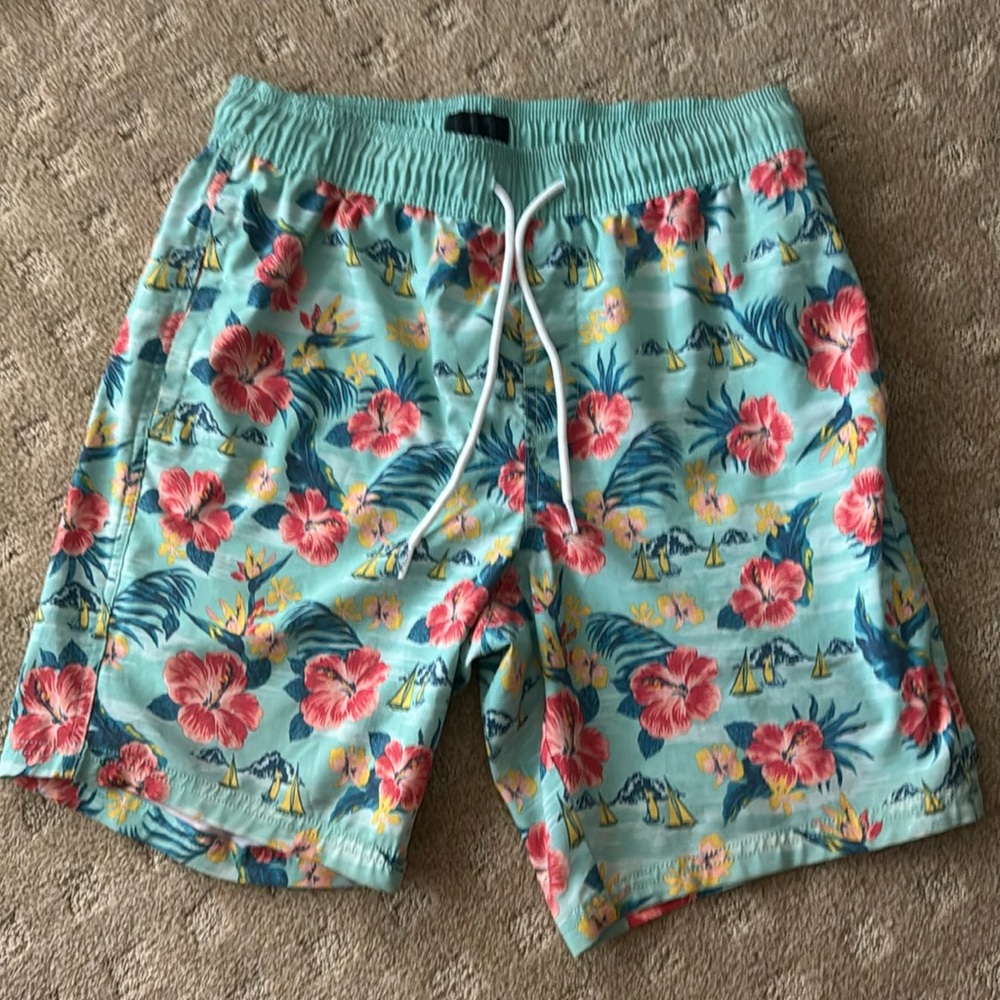 Valor size men’s small Hawaiian swim trunks in aqua